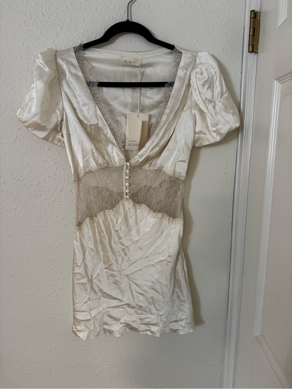 Elegant Ivory Lace-Trim Maxi Dress - Picture 4 of 6